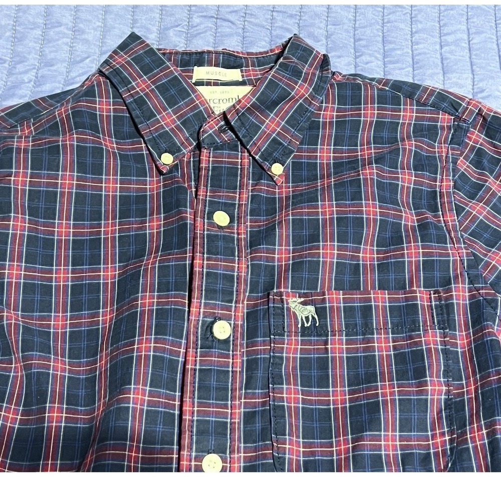 Abercrombie & Fitch red and black plaid button up shirt Size L #preppy #flannel